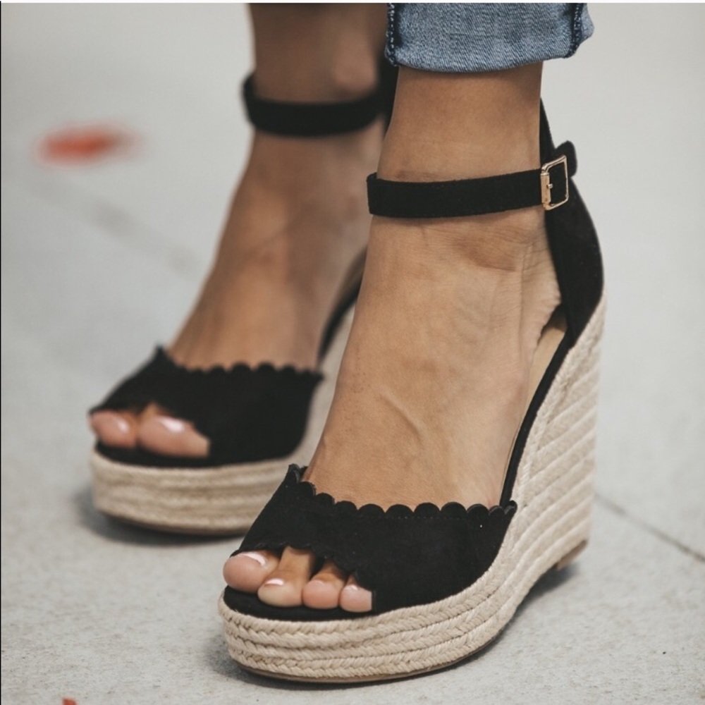 Vici suri Scalloped Black Espadrilles